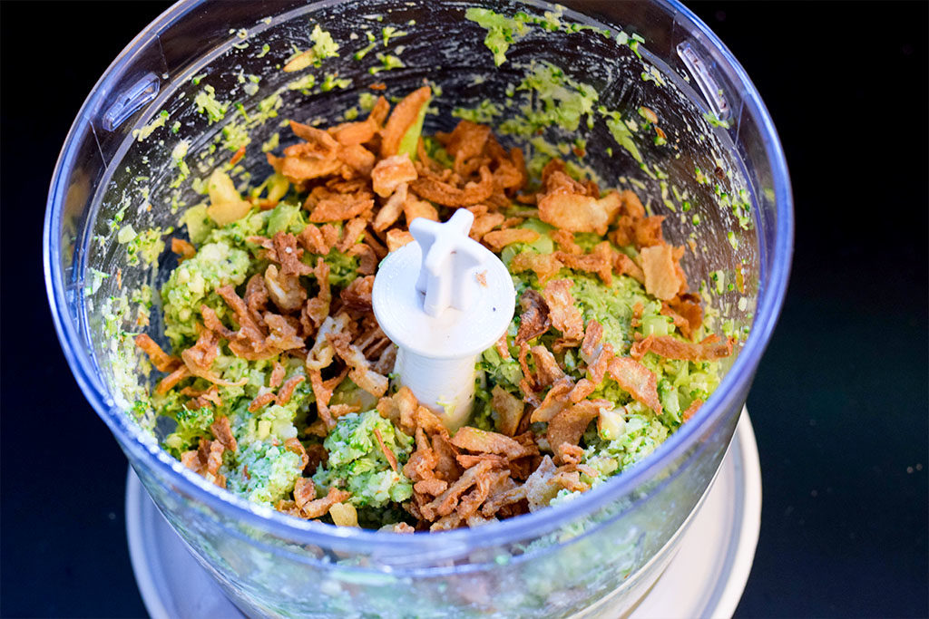 Röstzwiebeln dazugeben