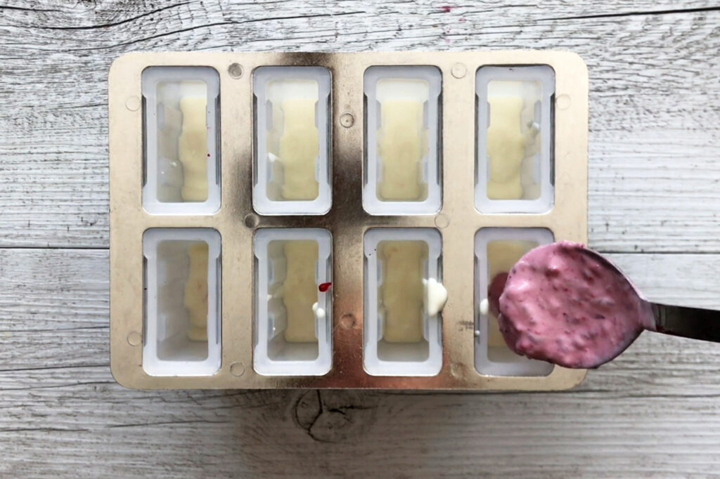 Eisformen füllen